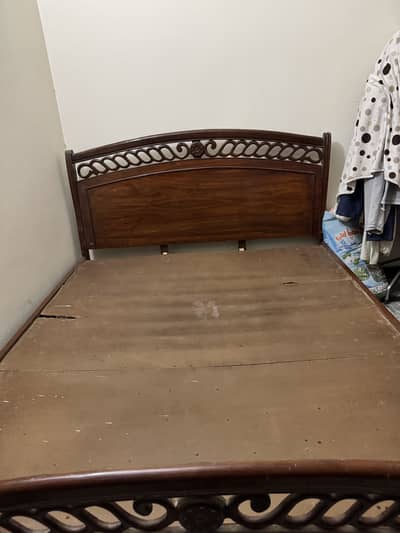 Wooden queen size bed