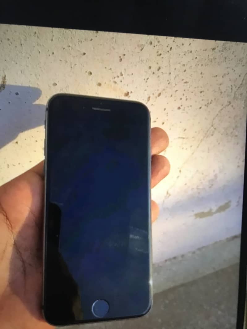Apple iPhone 7 1