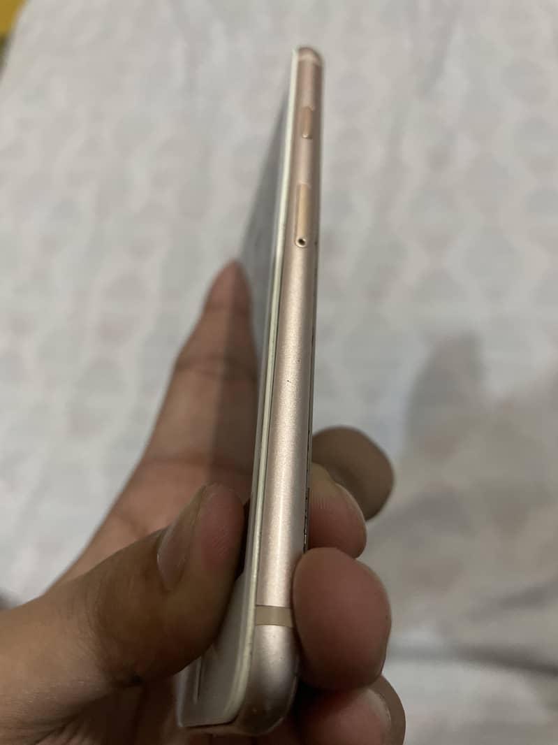 Apple iPhone 8 3