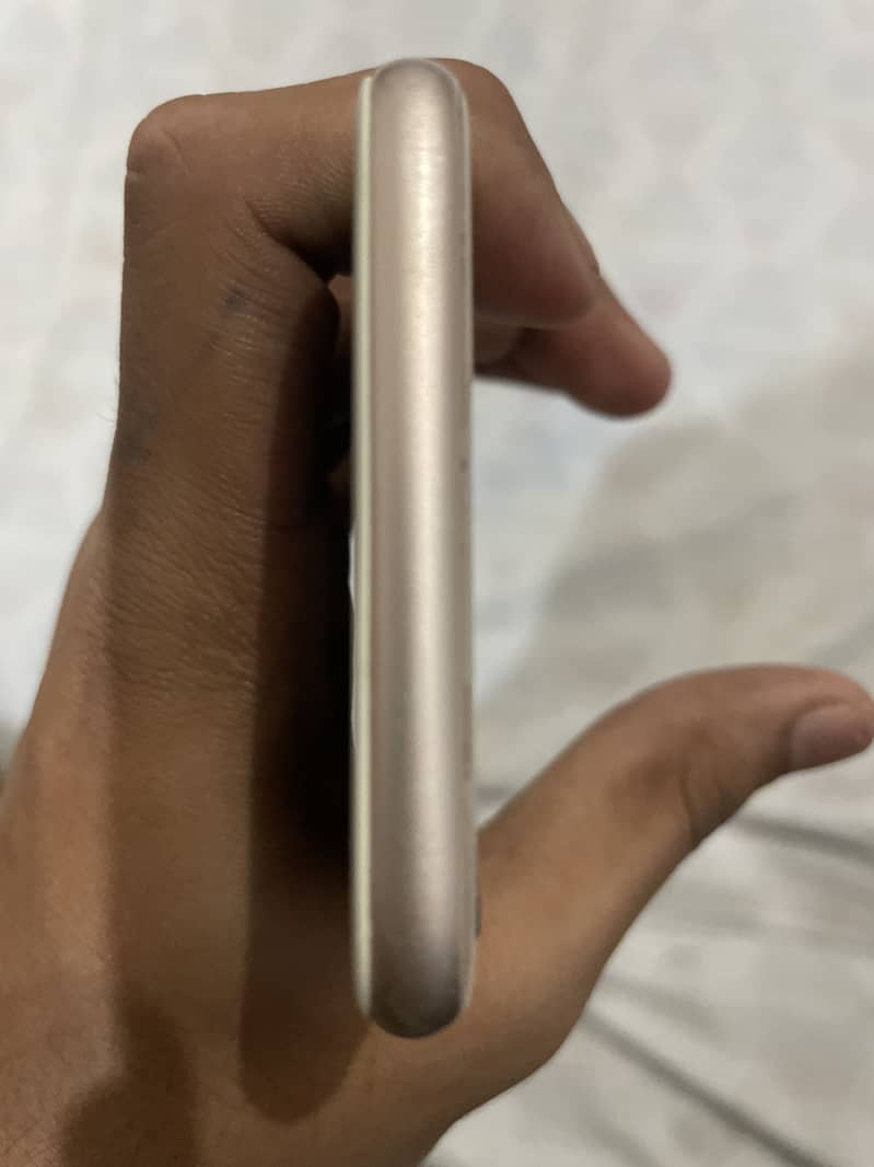 Apple iPhone 8 5