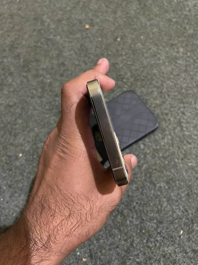 Apple iPhone 12 Pro 6