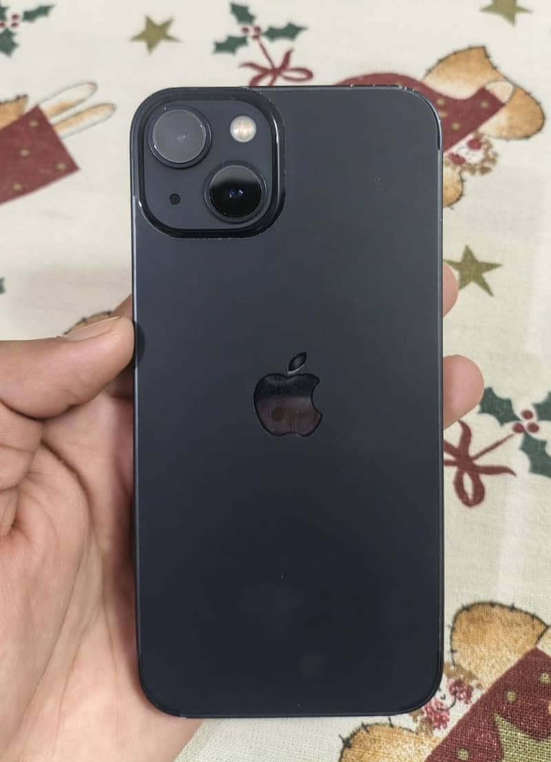 Apple iPhone 13 4