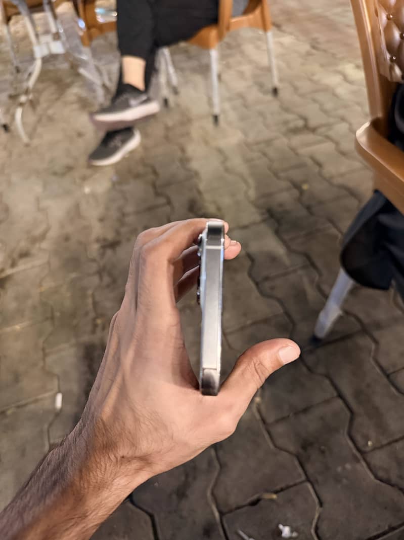 Apple iPhone 13 Pro Max 4