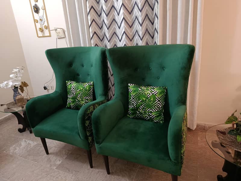 Accent chairs 3