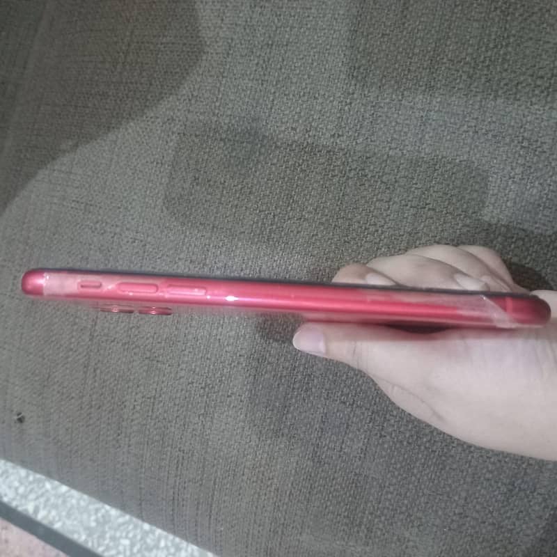 Apple iPhone 11 4