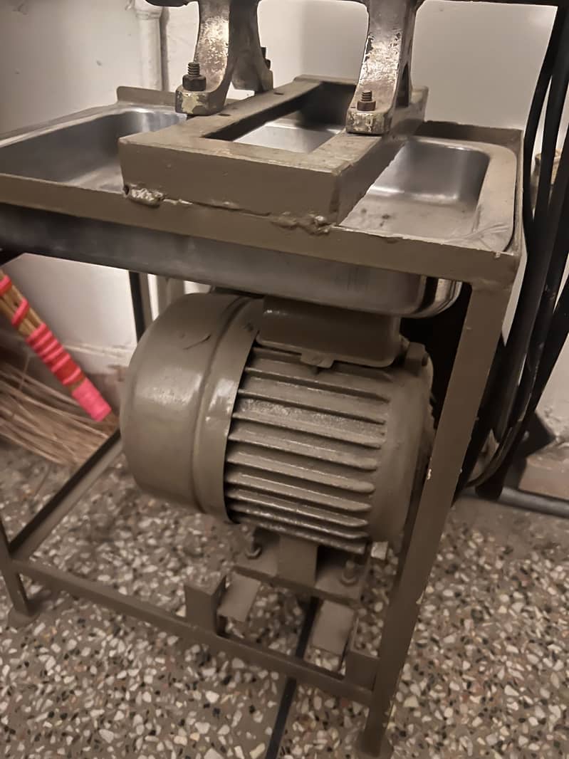Qeema Machine 1