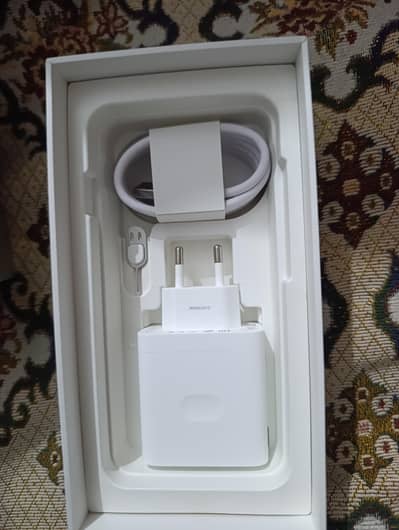 OPPO Reno 16