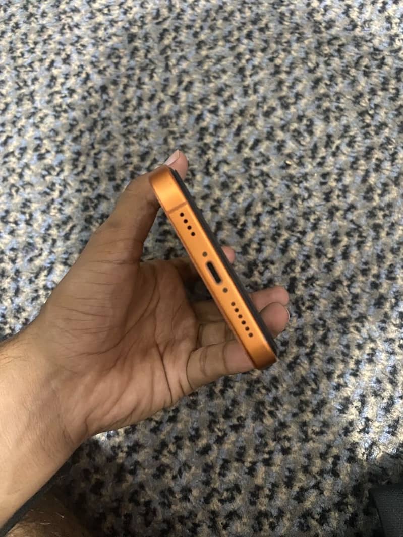 Apple iPhone 11 3