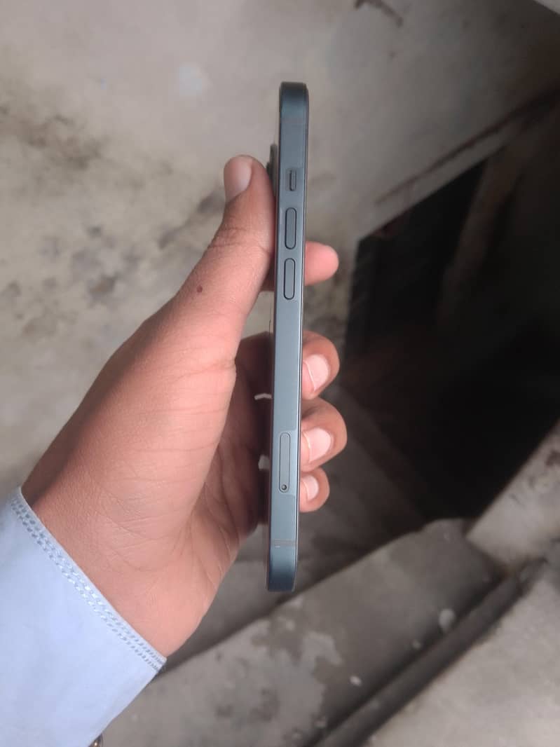 Apple iPhone 13 1