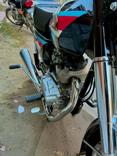 Honda 125 CG bike Lahore ka number 2004 model,03,28,724,64,62,