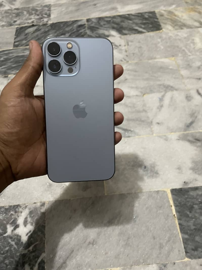 Apple iPhone 13 Pro Max 3