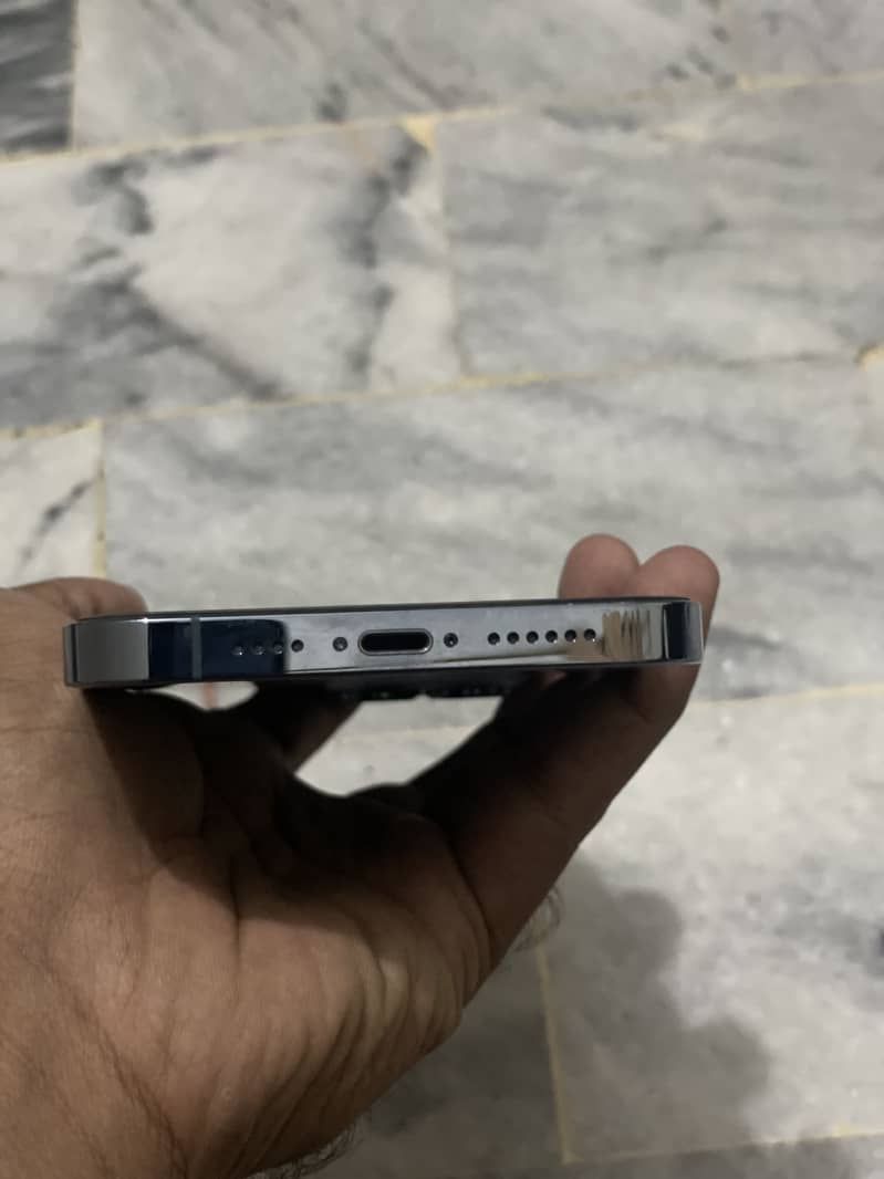 Apple iPhone 13 Pro Max 6