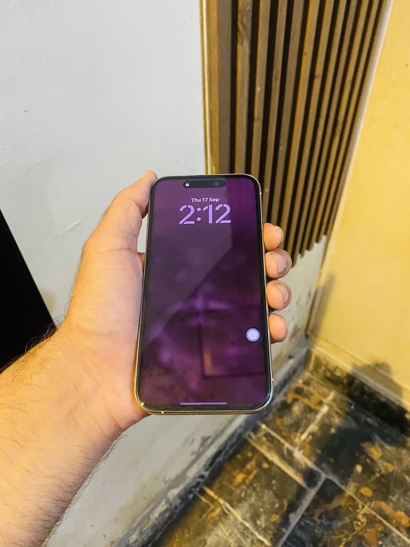 Apple iPhone 15 Pro 1