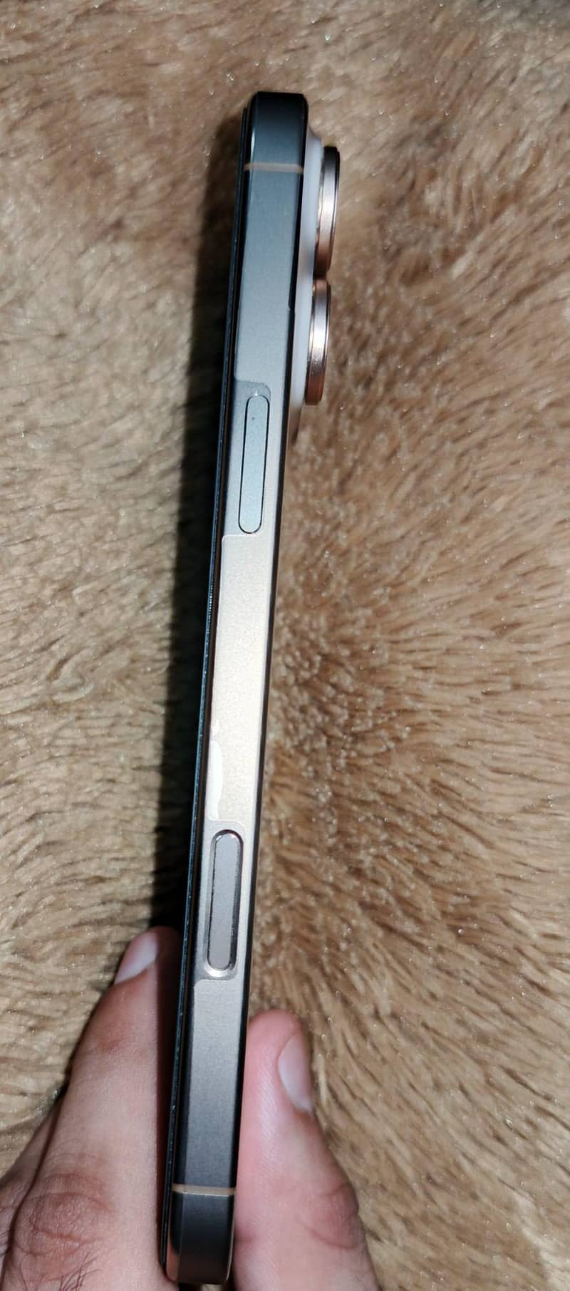 Apple iPhone 16 Pro Max 4