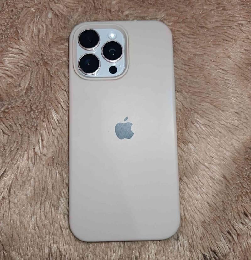 Apple iPhone 16 Pro Max 8