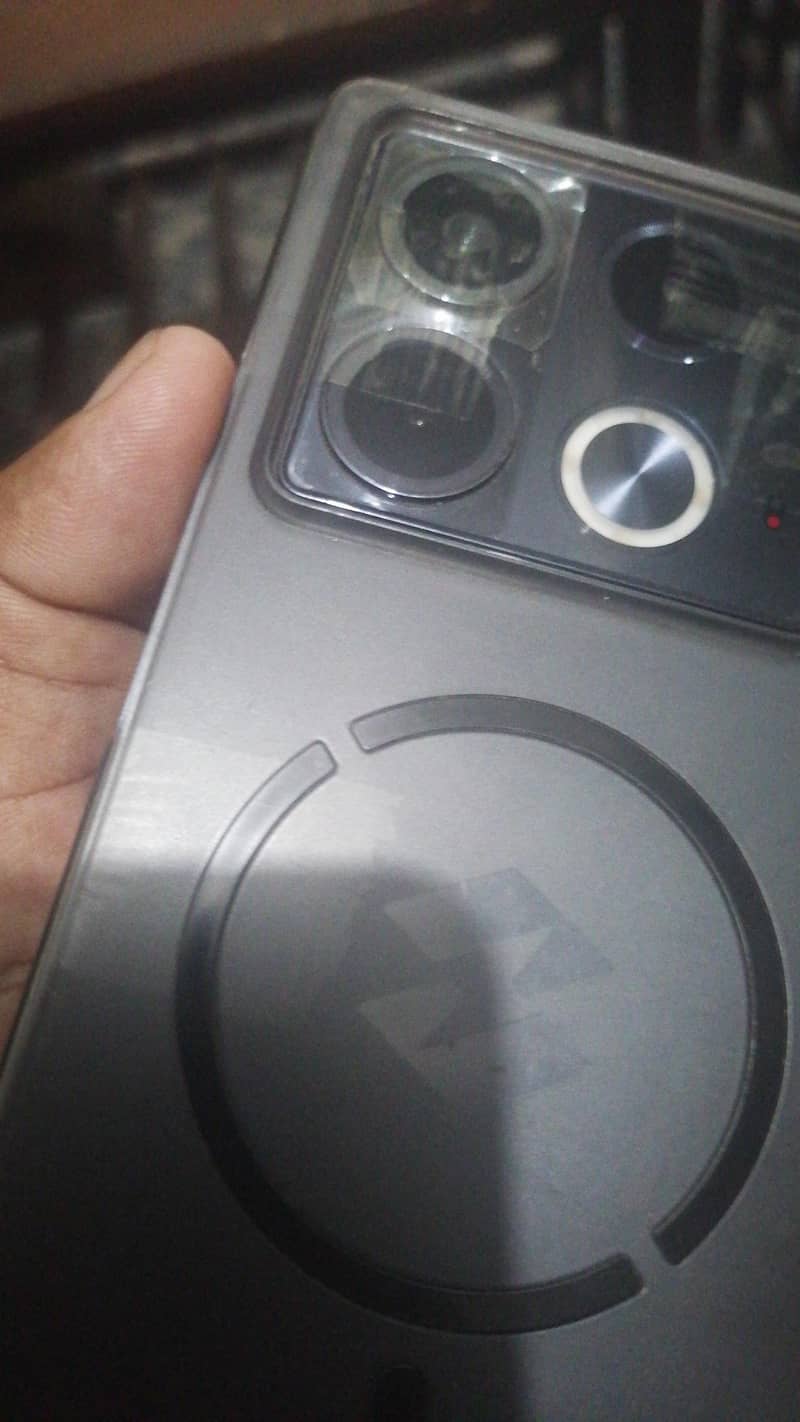 Infinix Note 40 11