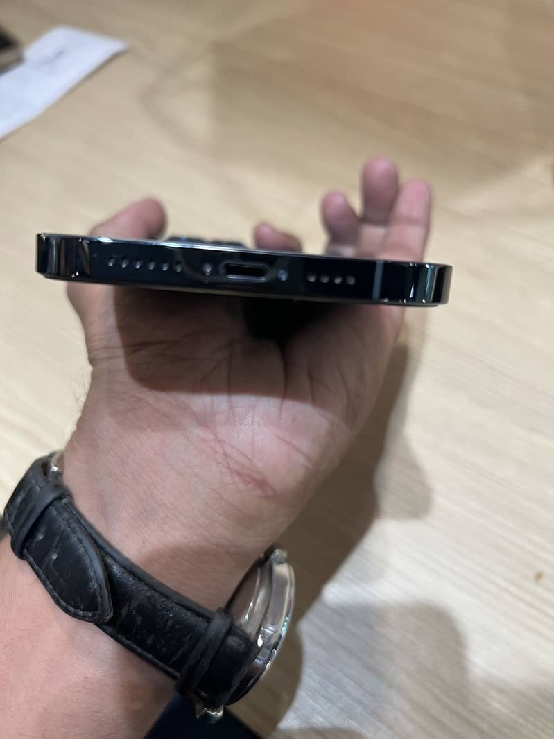 Apple iPhone 12 Pro Max 1