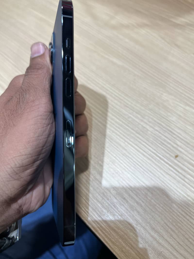 Apple iPhone 12 Pro Max 3