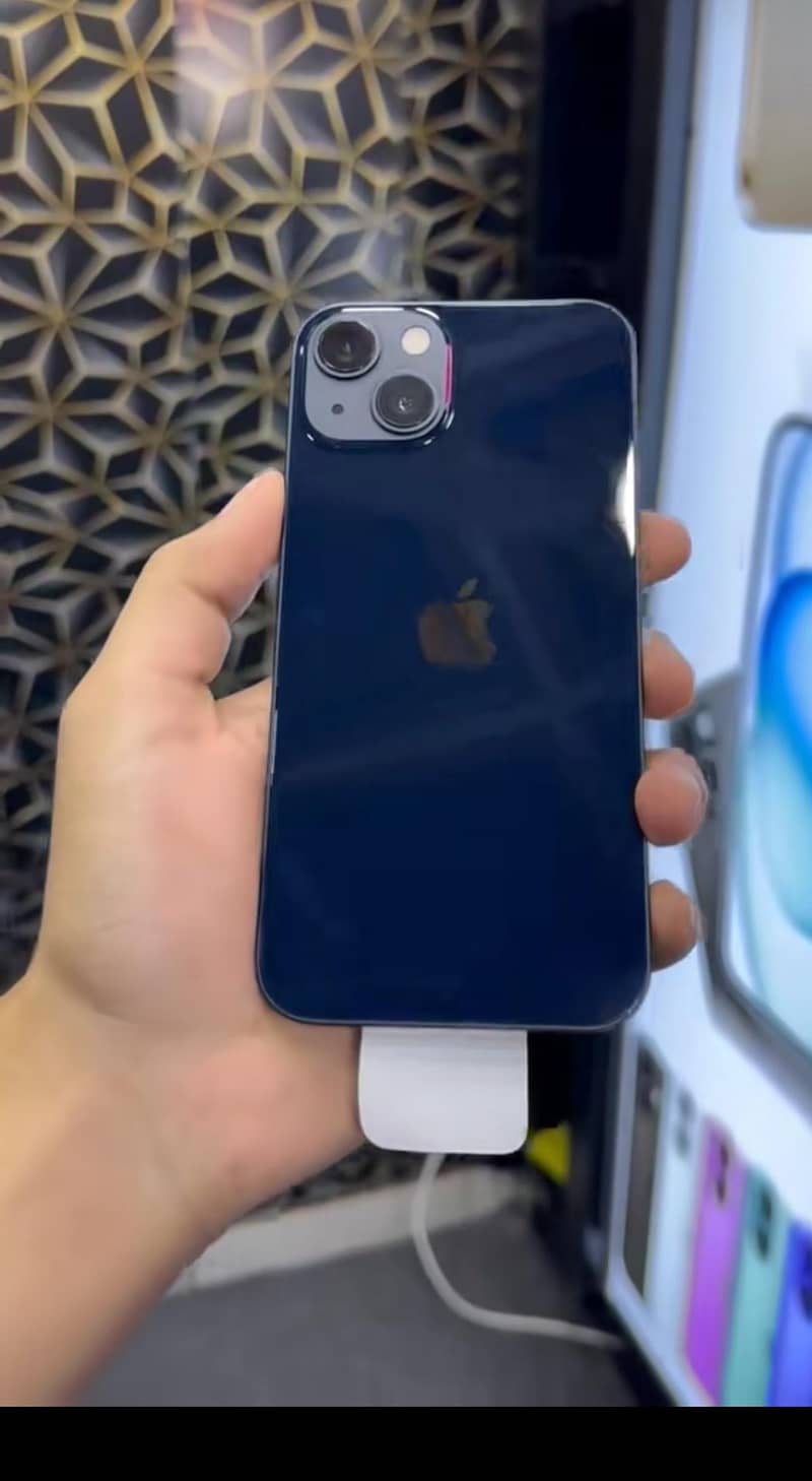 Apple iPhone 13 0