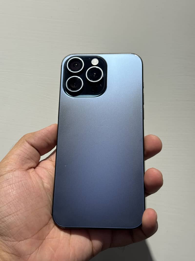 Apple iPhone 15 Pro Max 0
