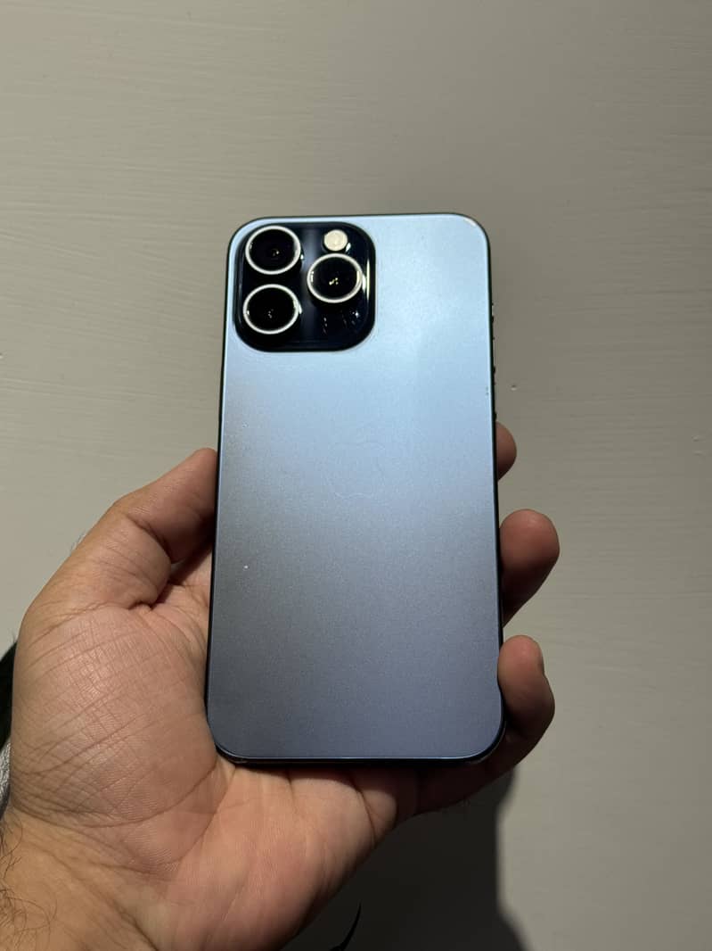 Apple iPhone 15 Pro Max 1