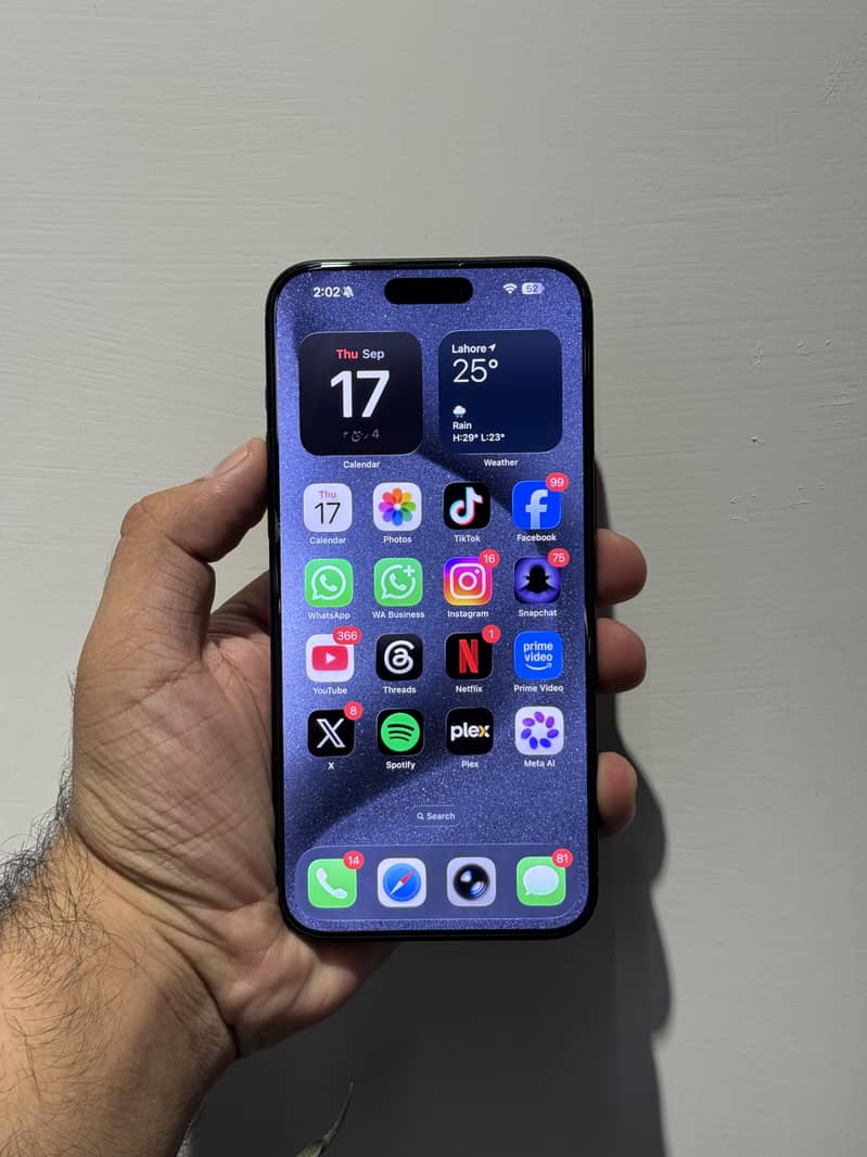 Apple iPhone 15 Pro Max 2