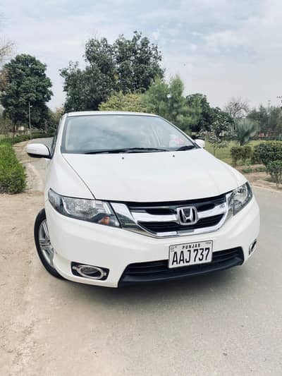 Genuine Bumper to Bumper | 35,000 KM  Ownership: ڈاکٹر کے ذاتی