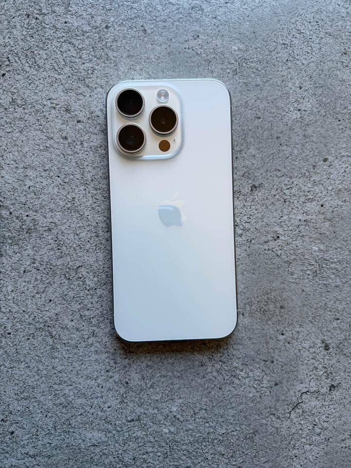 Apple iPhone 15 Pro 0