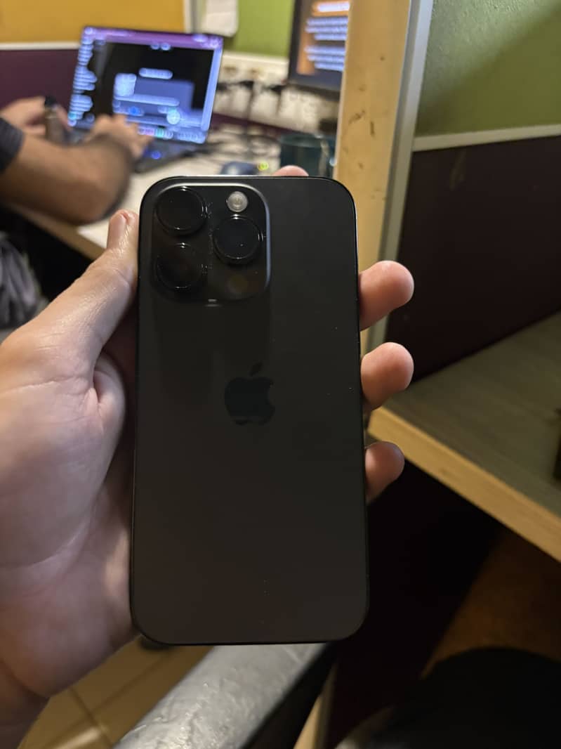 Apple iPhone 14 Pro 0
