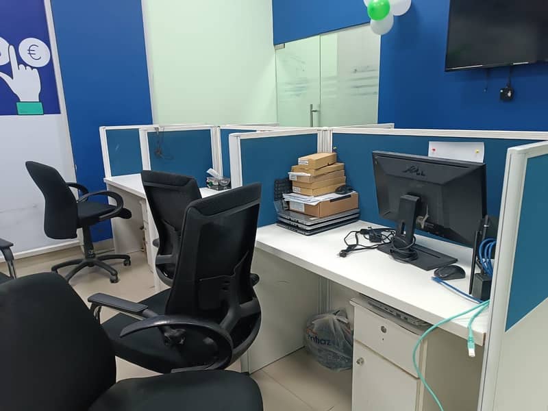 Imported Workstations with mobile boxes 4