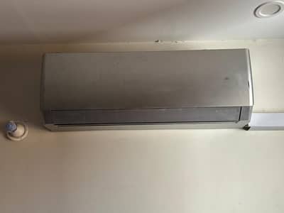GREE Inverter AC 1 Ton R410A – Good Working Condition