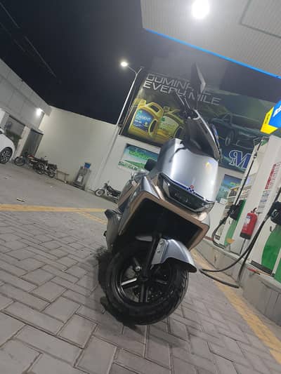 united scooty 800 watts