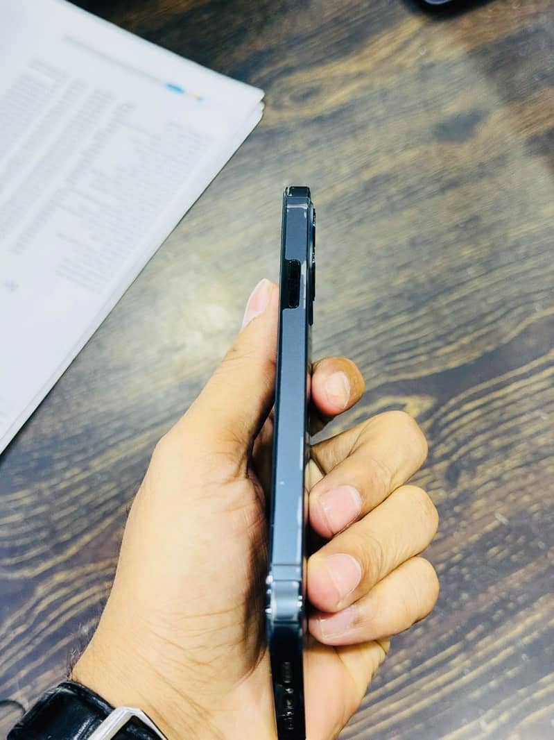 Apple iPhone 12 Pro 4