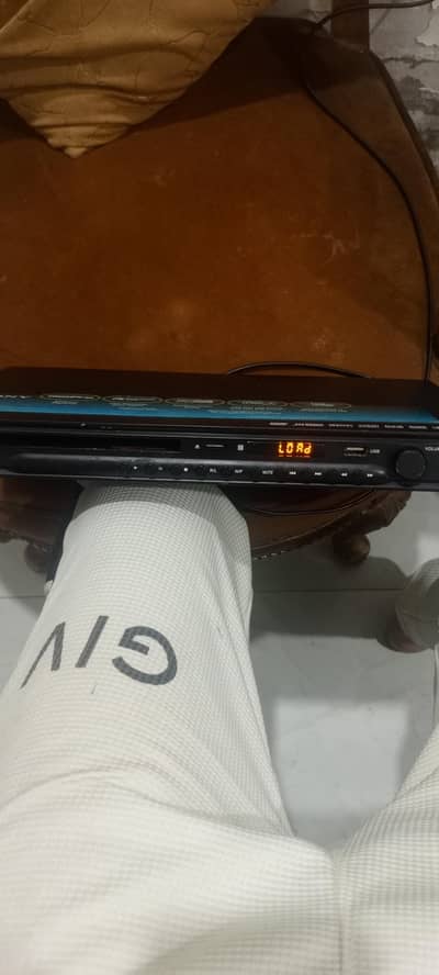 this is sony CD/DVD player