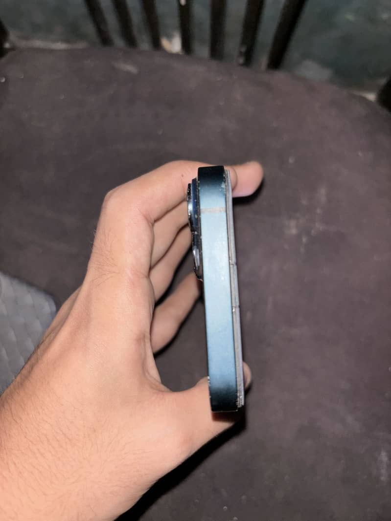 Apple iPhone 14 4