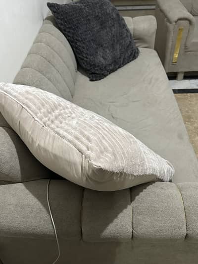 Elegant 4 Seater Sofa Set | 3+1 | Beige & Gold | Used