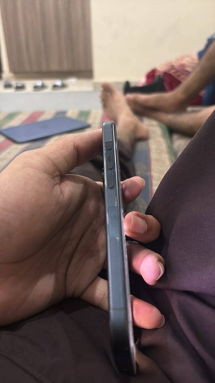 Apple iPhone 15 3