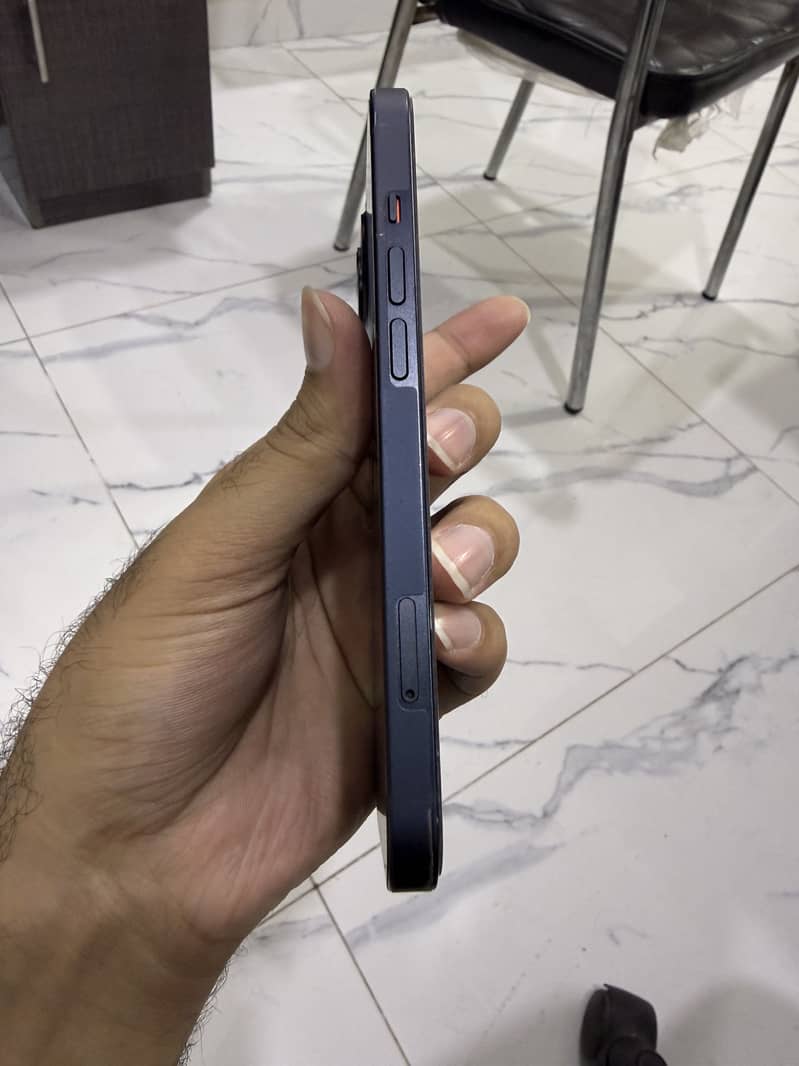 Apple iPhone 13 6