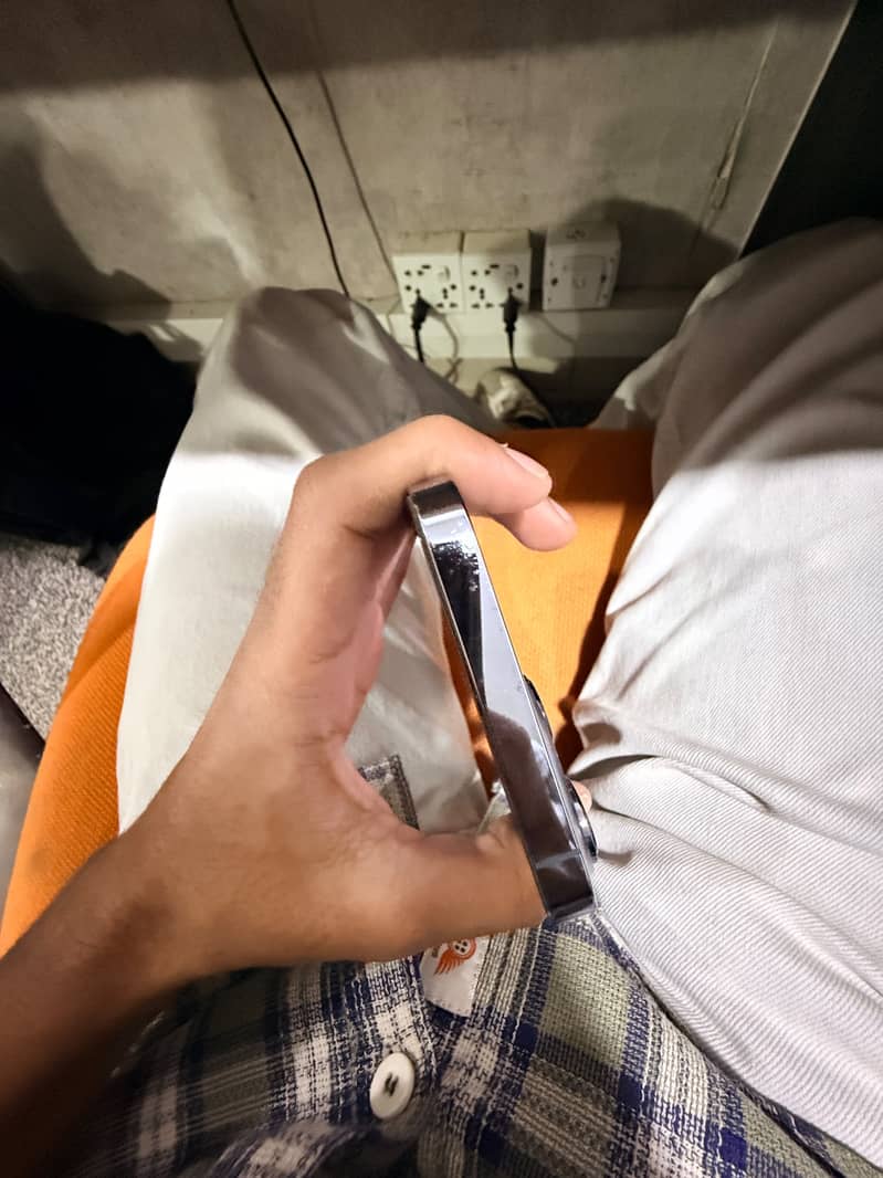 Apple iPhone 13 Pro Max 6
