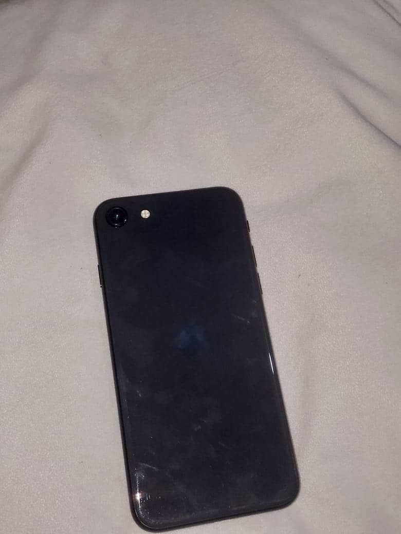 IPHONE SE 3RD GEN 4