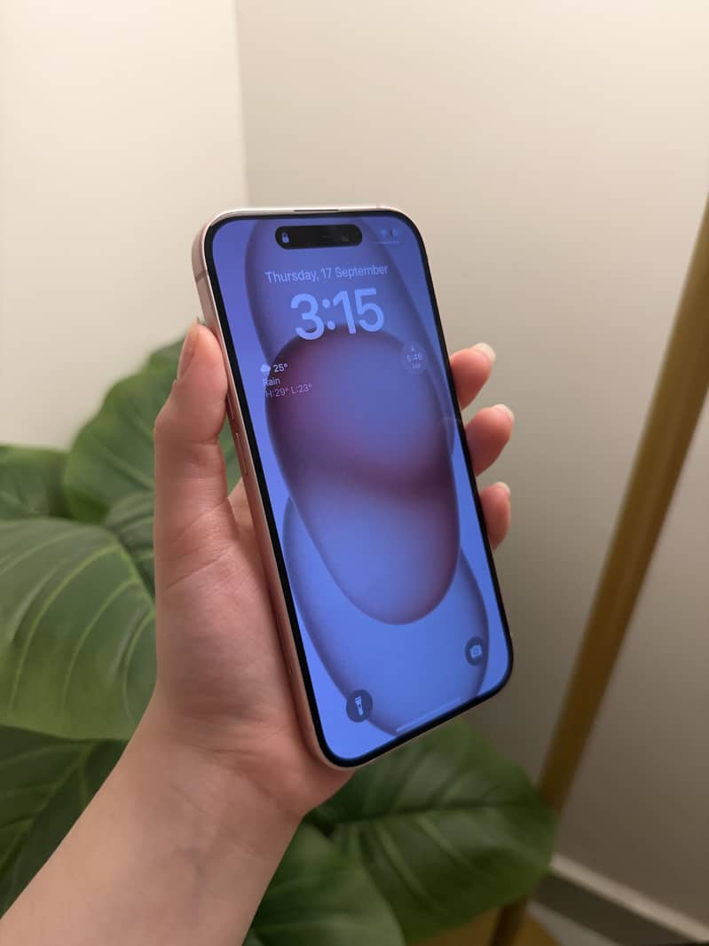 Apple iPhone 15 5
