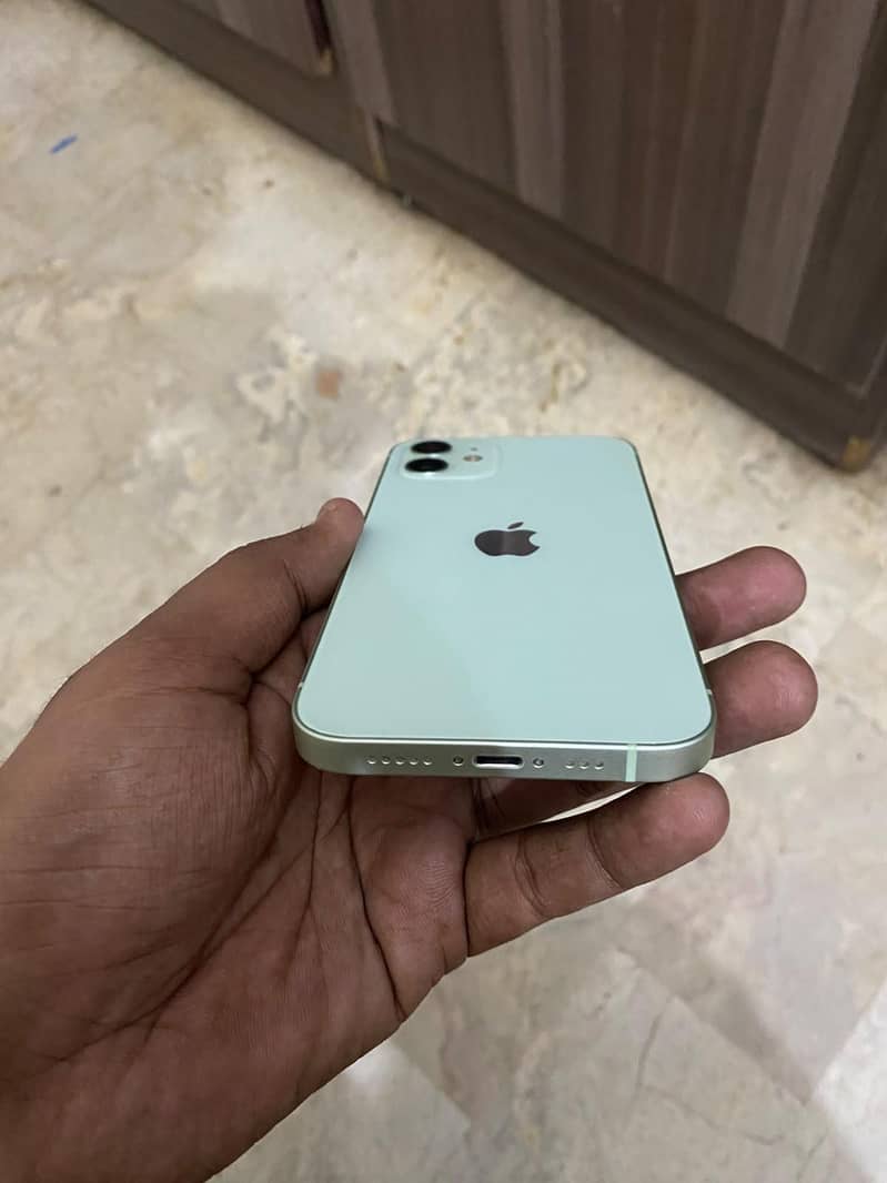 Apple iPhone 12 5