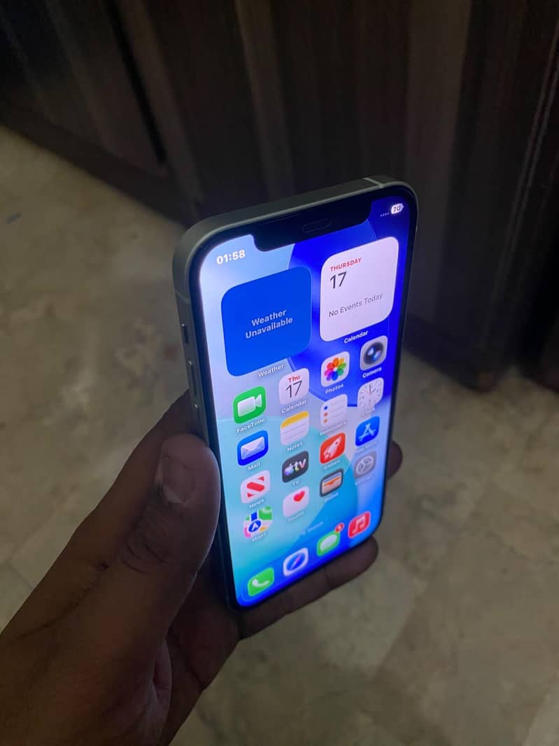 Apple iPhone 12 7