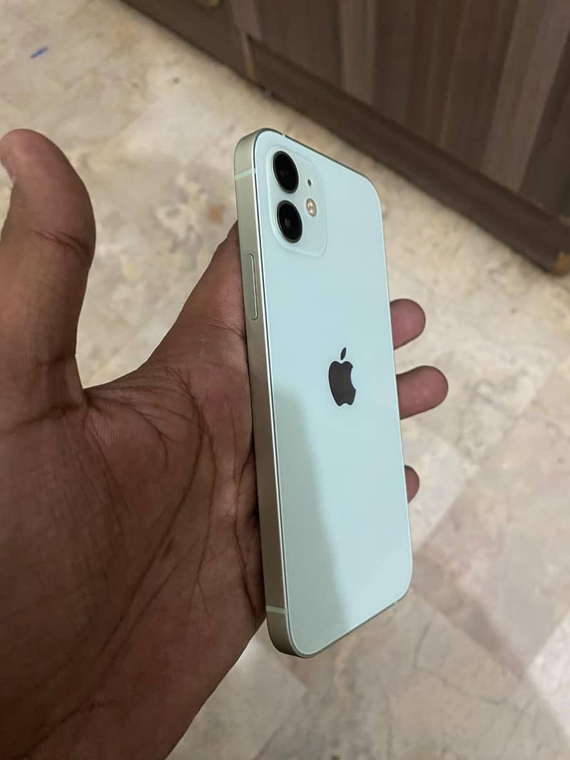 Apple iPhone 12 8