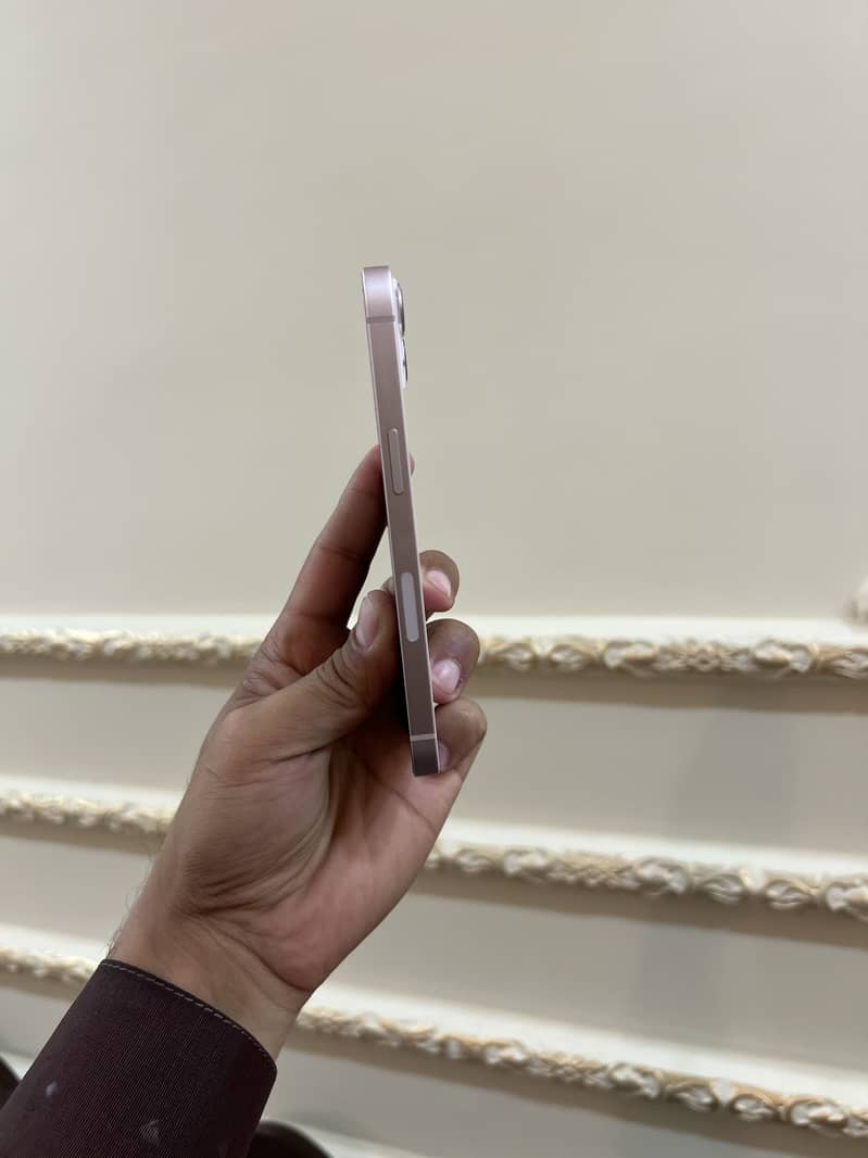 Apple iPhone 13 3