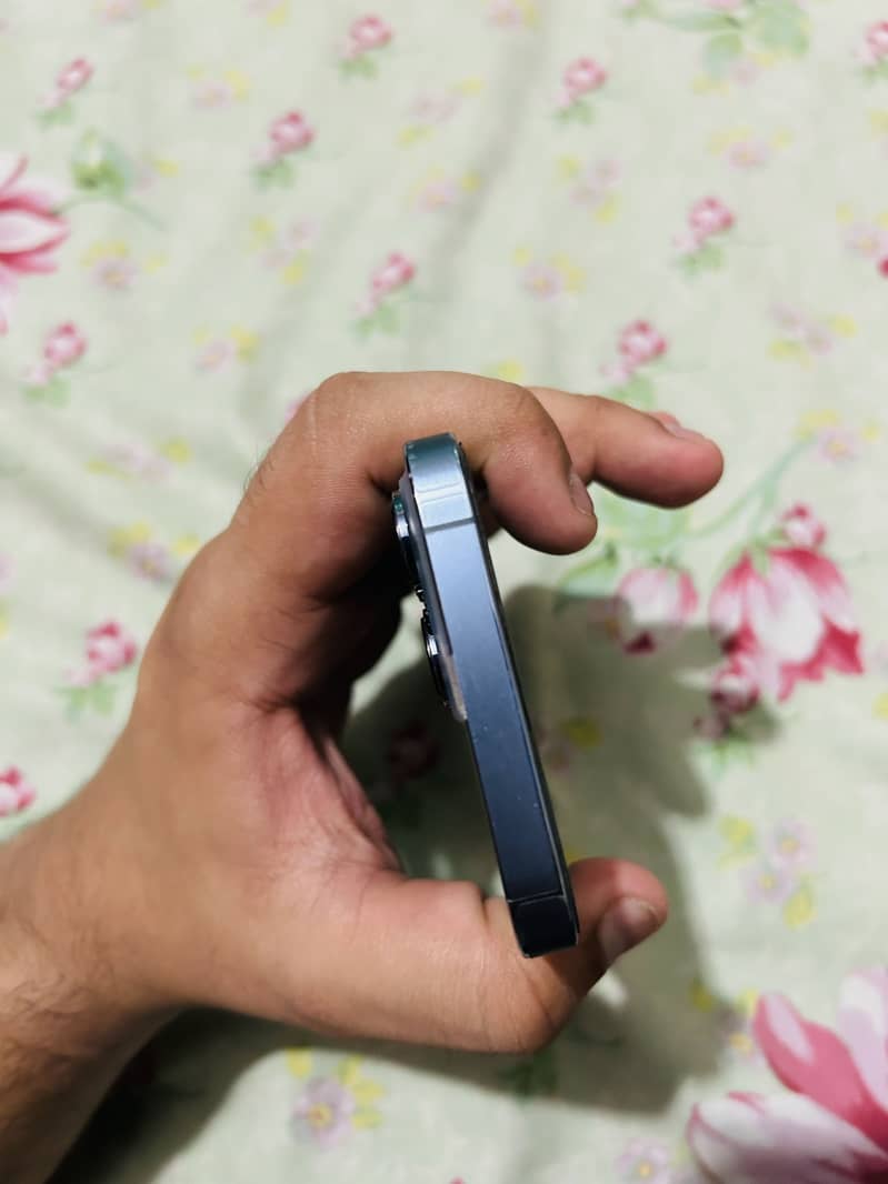 Apple iPhone 13 Pro 3