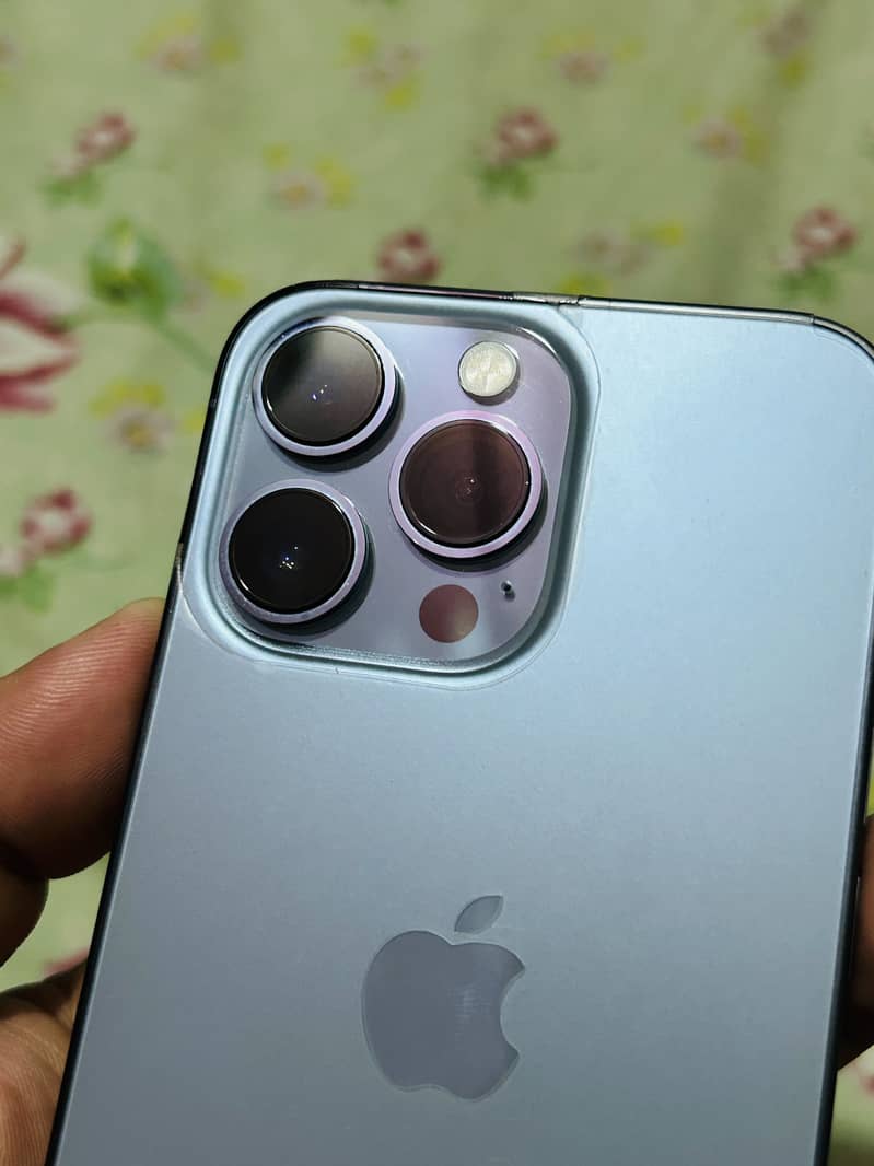 Apple iPhone 13 Pro 4