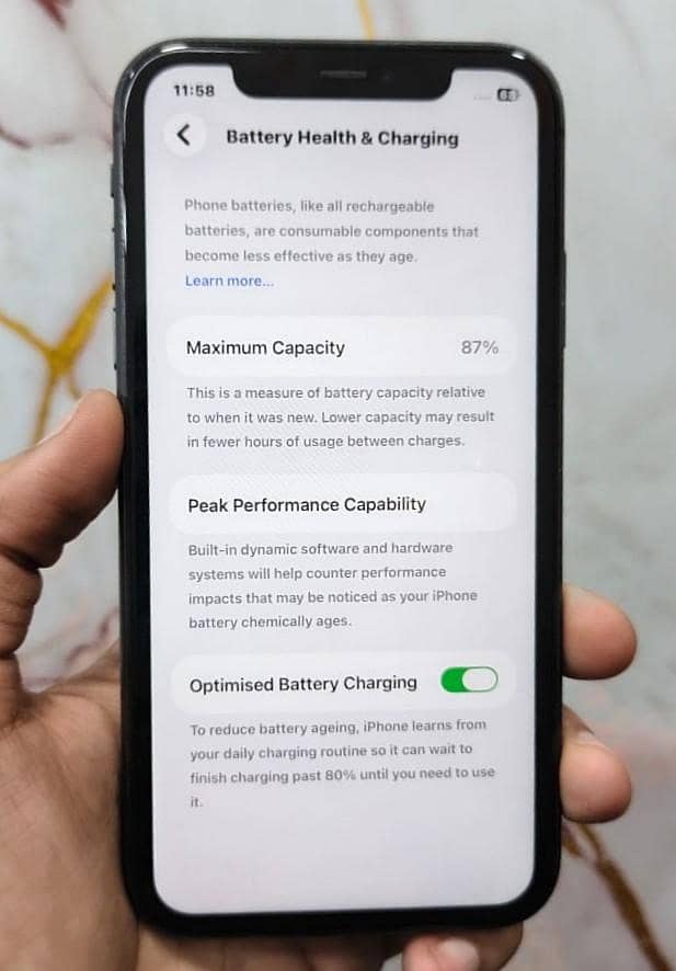 Apple iPhone 11 4