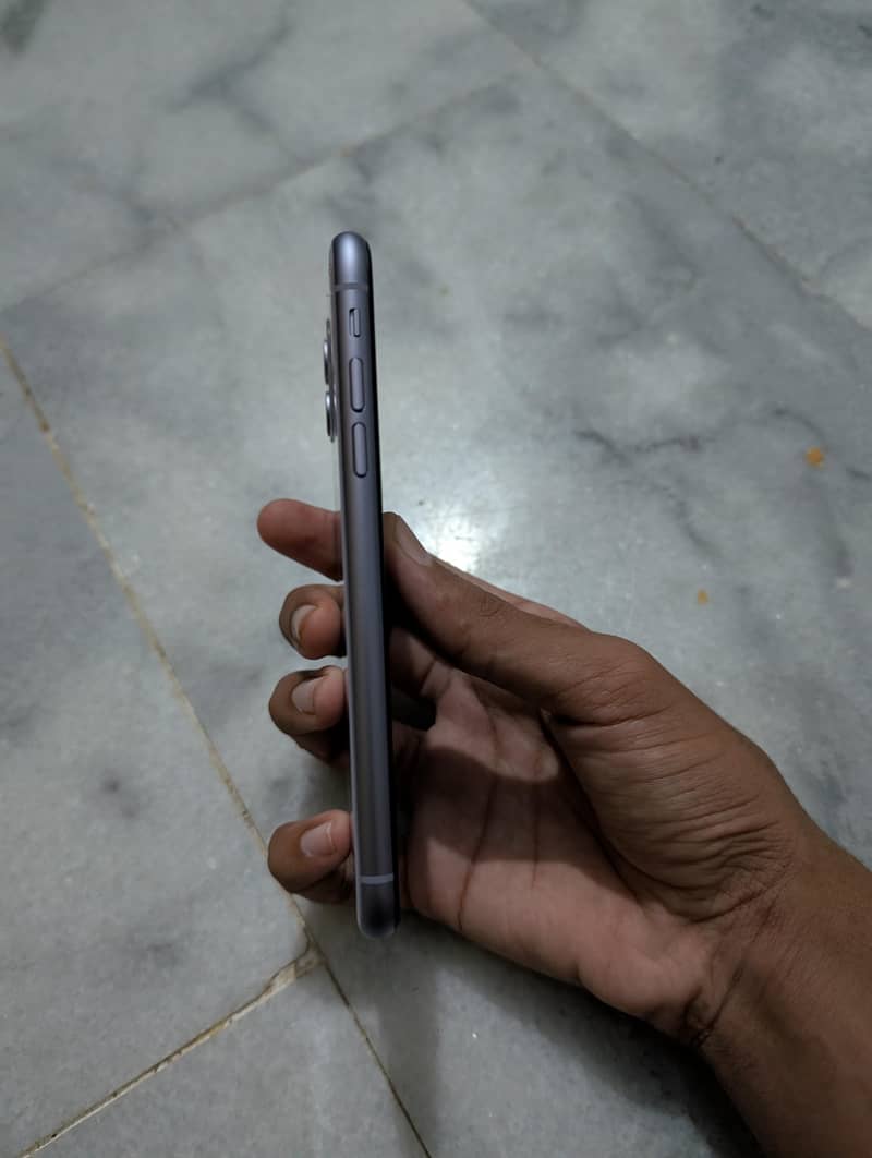 Apple iPhone 11 6
