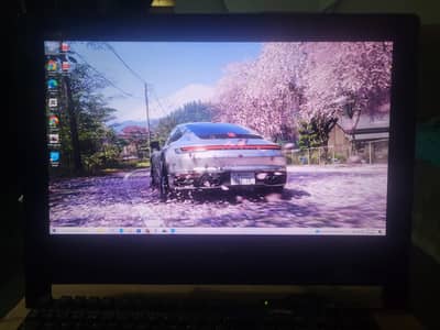 Lenovo All-In-One pc (Glass cracked-repairable)